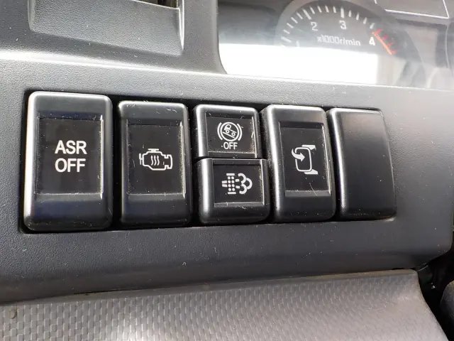 いすゞ エルフ TKG-NKR85AN(2WD)の写真45