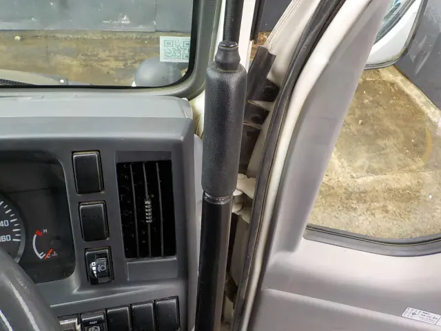 いすゞ エルフ TKG-NKR85AN(2WD)の写真48