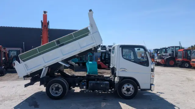 三菱 キャンター TPG-FBA60(2WD)の写真4
