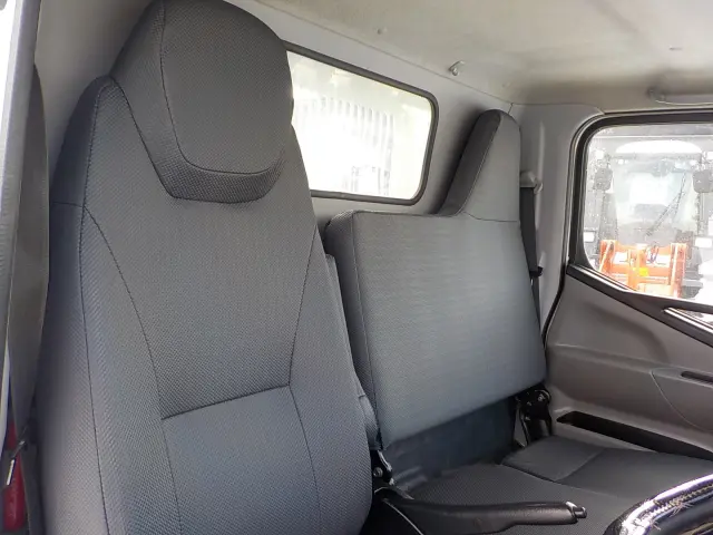 三菱 キャンター TPG-FBA60(2WD)の写真28
