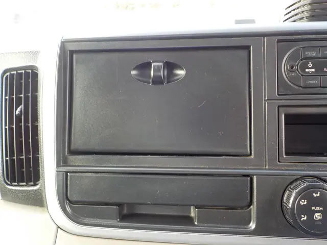 三菱 キャンター TPG-FBA60(2WD)の写真29