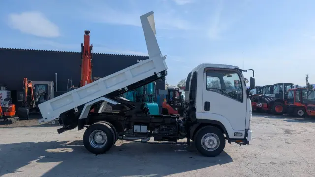 いすゞ フォワード TKG-FRR90S2(2WD)の写真4