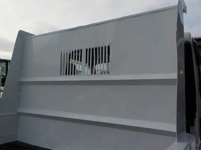 いすゞ フォワード TKG-FRR90S2(2WD)の写真18