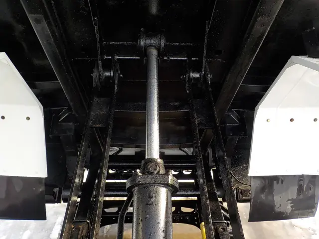 いすゞ フォワード TKG-FRR90S2(2WD)の写真35