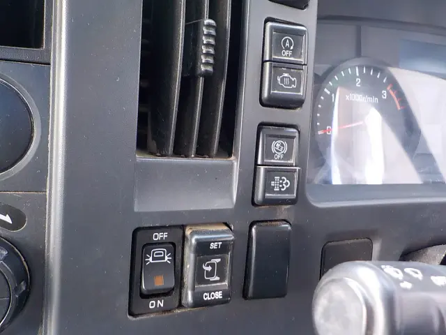 いすゞ フォワード TKG-FRR90S2(2WD)の写真47