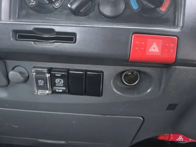 いすゞ エルフ TKG-NPR85AR(2WD)の写真22