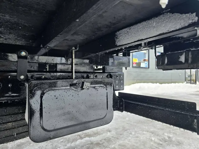 三菱 キャンター 2PG-FEBS0(2WD)の写真27