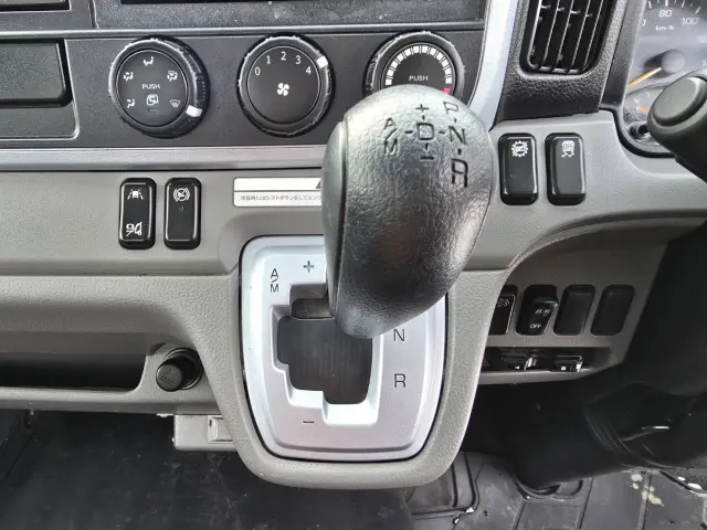 三菱 キャンター 2PG-FEBS0(2WD)の写真32