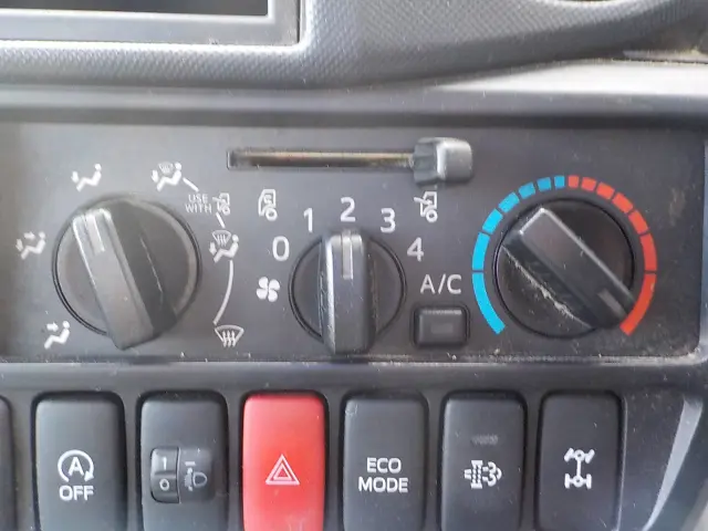 日野 デュトロ TKG-XZU695M(4WD)の写真40