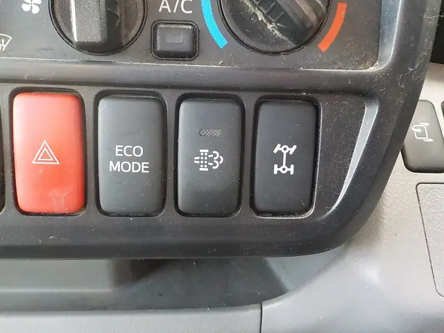 日野 デュトロ TKG-XZU695M(4WD)の写真43