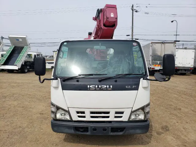 いすゞ エルフ PB-NKR81AN(2WD)の写真2