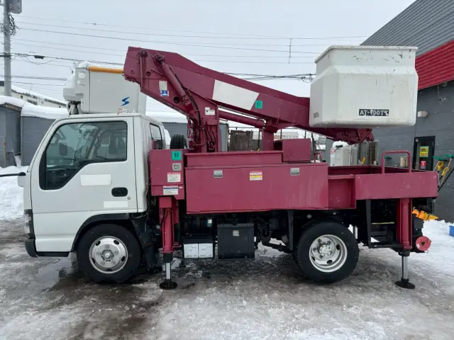 いすゞ エルフ PB-NKR81AN(2WD)の写真5