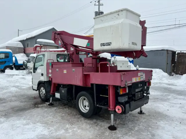 いすゞ エルフ PB-NKR81AN(2WD)の写真6