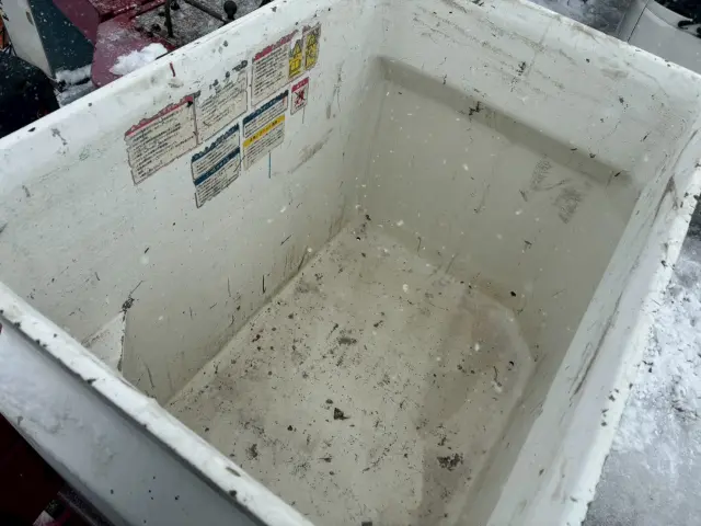 いすゞ エルフ PB-NKR81AN(2WD)の写真16