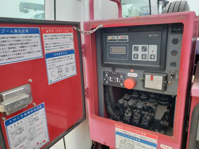 いすゞ エルフ PB-NKR81AN(2WD)の写真17