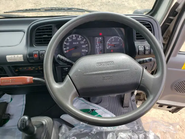 いすゞ エルフ PB-NKR81AN(2WD)の写真21