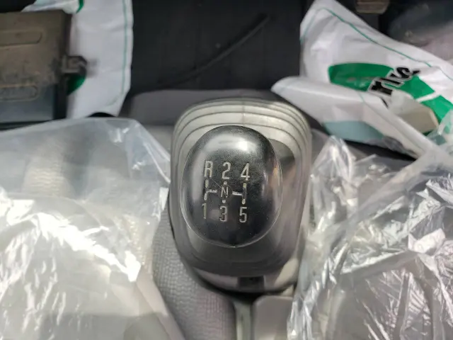 いすゞ エルフ PB-NKR81AN(2WD)の写真23