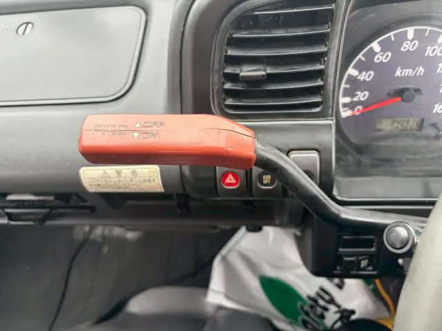 いすゞ エルフ PB-NKR81AN(2WD)の写真24