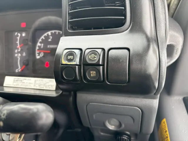 いすゞ エルフ PB-NKR81AN(2WD)の写真28