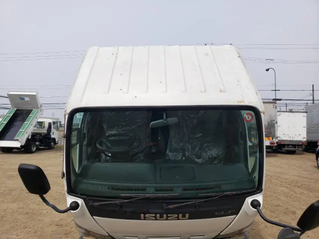 いすゞ エルフ PB-NKR81AN(2WD)の写真31