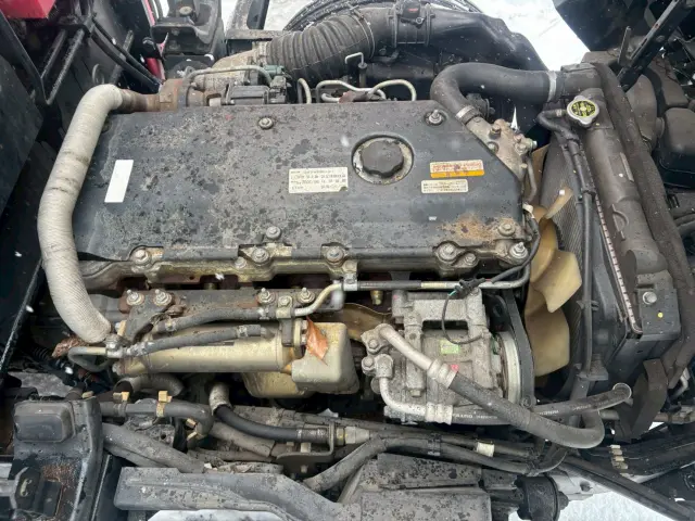 いすゞ エルフ PB-NKR81AN(2WD)の写真32