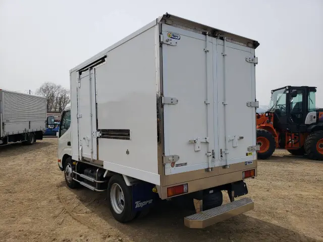 日野 デュトロ 2KG-XZU675M(4WD)の写真6
