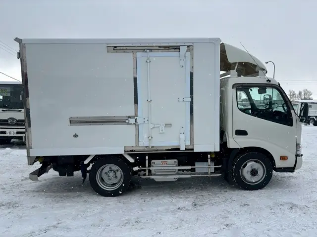 日野 デュトロ 2KG-XZU675M(4WD)の写真9