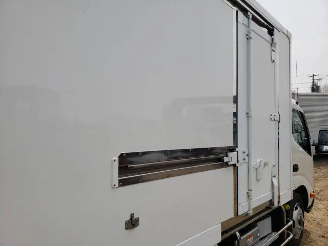 日野 デュトロ 2KG-XZU675M(4WD)の写真10