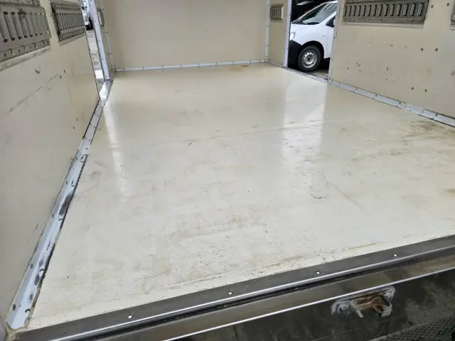 日野 デュトロ 2KG-XZU675M(4WD)の写真15