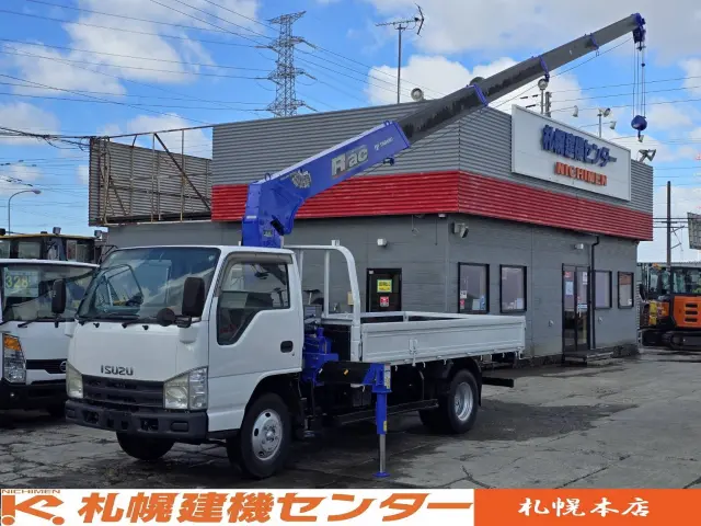 いすゞ エルフ BKG-NKR85AR(2WD)の写真1