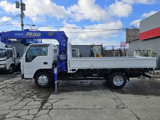 いすゞ エルフ BKG-NKR85AR(2WD)の写真6