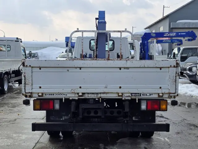 いすゞ エルフ BKG-NKR85AR(2WD)の写真8