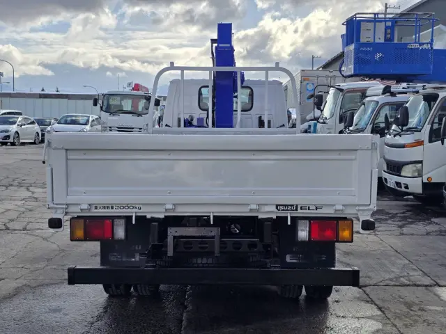 いすゞ エルフ BKG-NKR85AR(2WD)の写真8