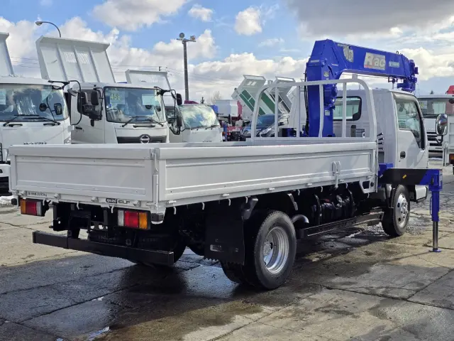 いすゞ エルフ BKG-NKR85AR(2WD)の写真9