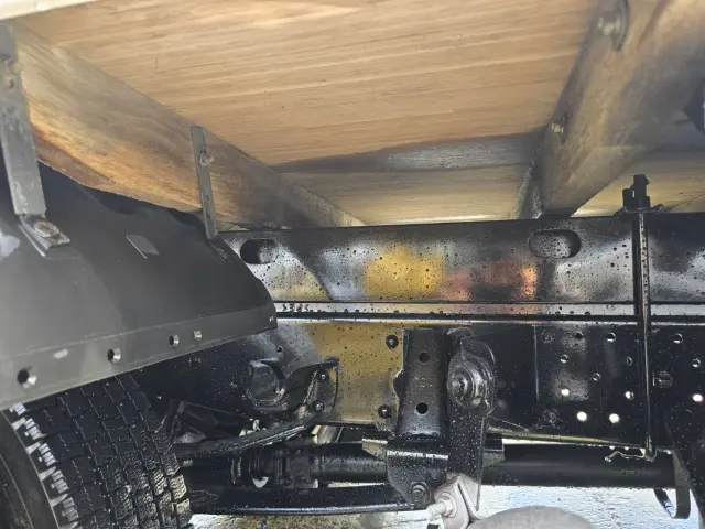 いすゞ エルフ BKG-NKR85AR(2WD)の写真13