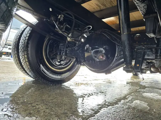 いすゞ エルフ BKG-NKR85AR(2WD)の写真14