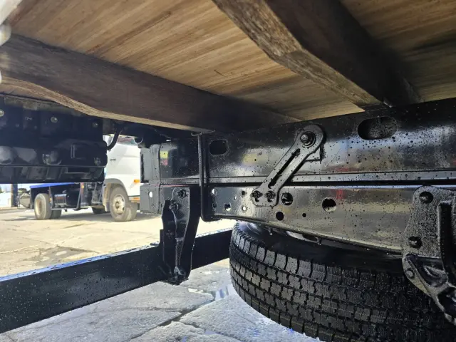 いすゞ エルフ BKG-NKR85AR(2WD)の写真14