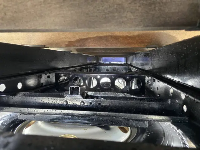 いすゞ エルフ BKG-NKR85AR(2WD)の写真15