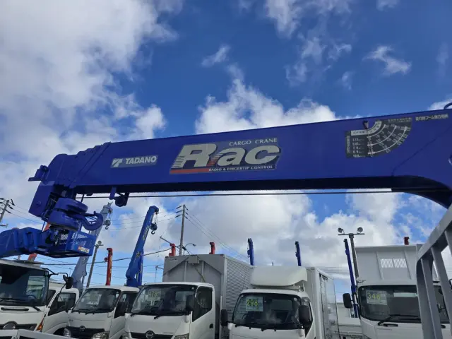 いすゞ エルフ BKG-NKR85AR(2WD)の写真17