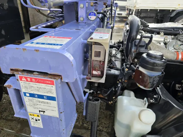 いすゞ エルフ BKG-NKR85AR(2WD)の写真18