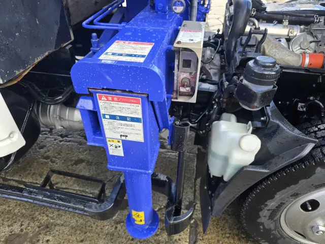 いすゞ エルフ BKG-NKR85AR(2WD)の写真18