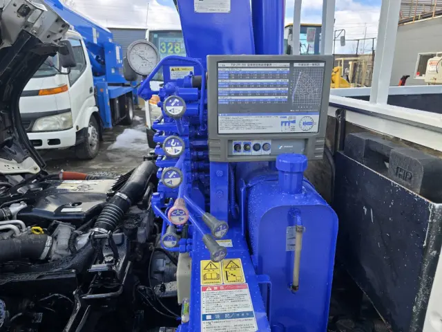 いすゞ エルフ BKG-NKR85AR(2WD)の写真19