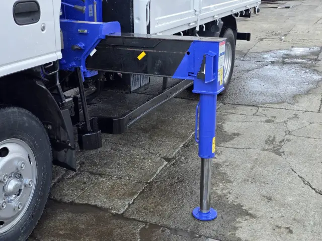 いすゞ エルフ BKG-NKR85AR(2WD)の写真22