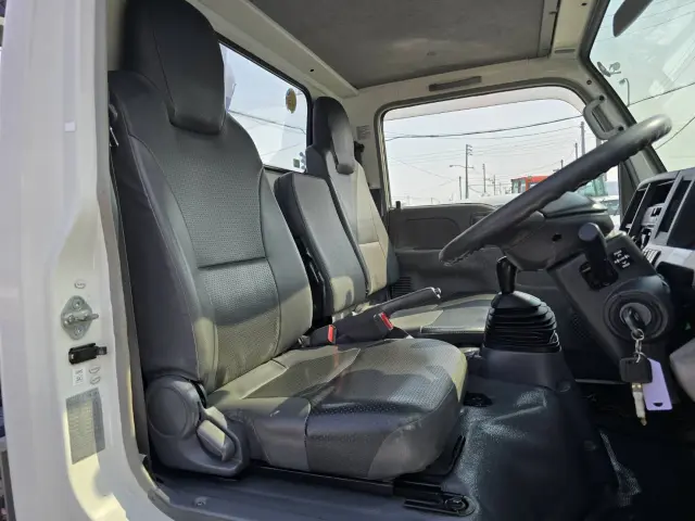 いすゞ エルフ BKG-NKR85AR(2WD)の写真23