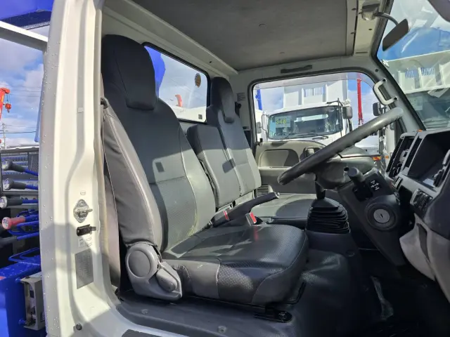 いすゞ エルフ BKG-NKR85AR(2WD)の写真23