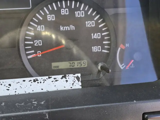 いすゞ エルフ BKG-NKR85AR(2WD)の写真25