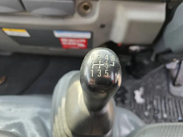 いすゞ エルフ BKG-NKR85AR(2WD)の写真26