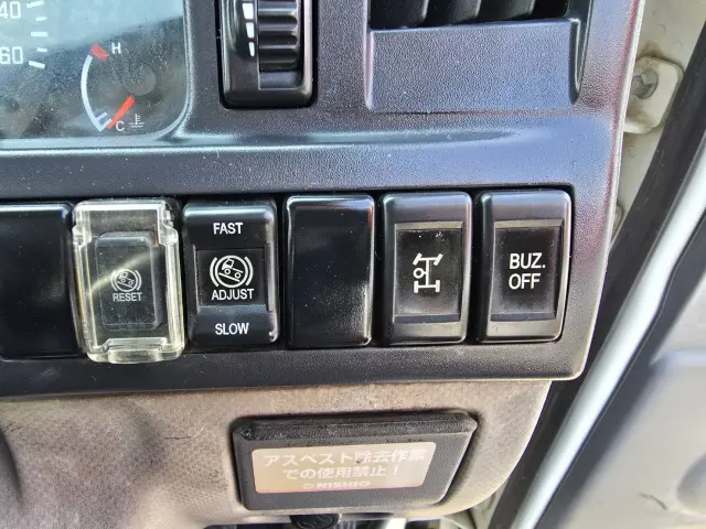 いすゞ エルフ BKG-NKR85AR(2WD)の写真28