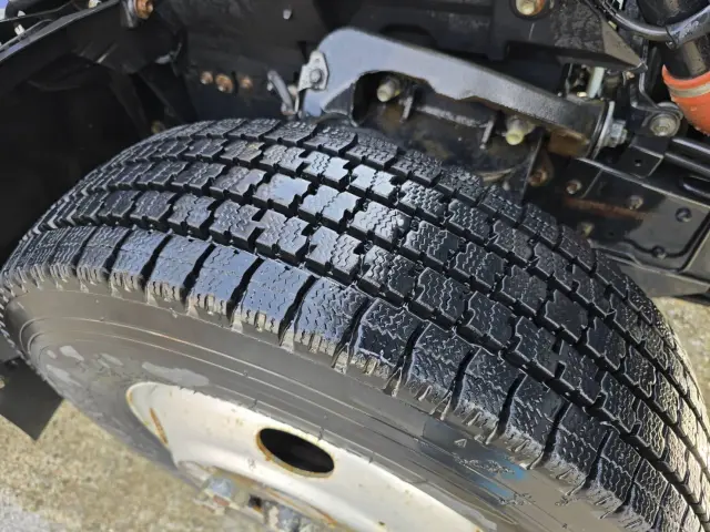 いすゞ エルフ BKG-NKR85AR(2WD)の写真34