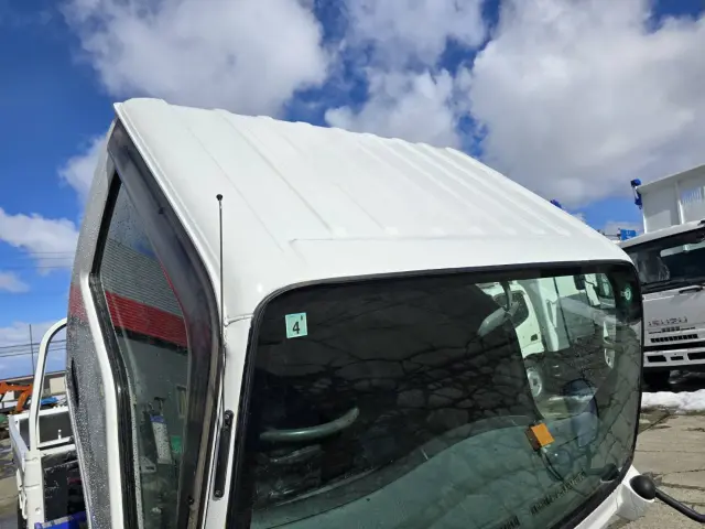 いすゞ エルフ BKG-NKR85AR(2WD)の写真39